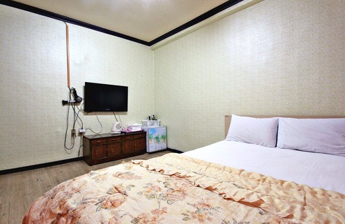 Gimcheon Hotel | Discover Eco-Friendly Comfort at Gimcheon Geukdong Hotel