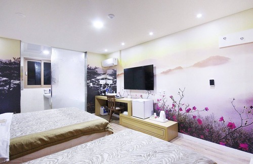 Gimcheon Hotel | Eco-Friendly Comfort at Gimcheon Hotel Win with Breakfast