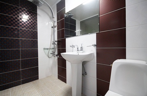 Gimcheon Hotel | Gimcheon One: Eco-Friendly Hotel with Family Amenities