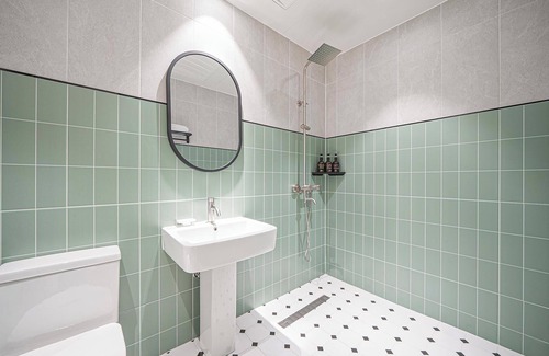 Gimcheon Hotel | Eco-Friendly Retreat at Gimcheon Stay Khan with Hot Tub