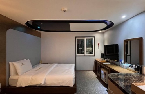 Gimcheon Hotel | Eco-Friendly Retreat at Gimcheon Stay Khan with Hot Tub