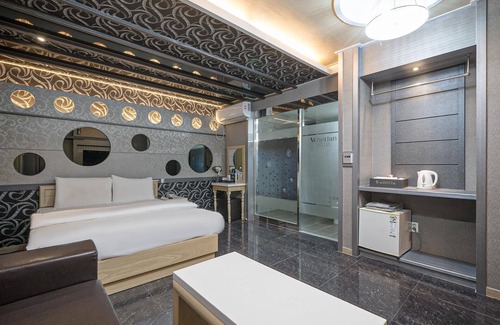 Gimcheon Hotel | Eco-Friendly Comfort at Gimcheon Ventian - Rated 9/10!