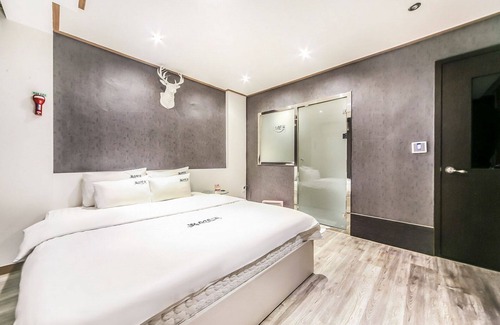 Gimhae Hotel | Eco-Friendly Retreat at Gimhae Eobangdong Miin