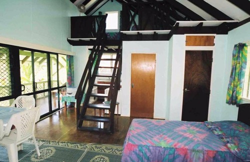 Aitutaki Hotel | Cozy Gina's Garden Lodges with Kitchen & Family-Friendly Amenities