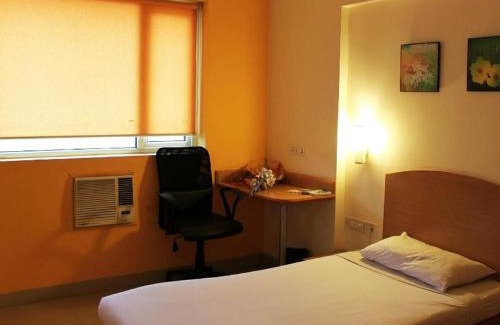 Delhi Hotel | Modern Ginger East Delhi: Family-Friendly with Great Amenities