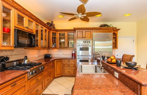 Estate River House | Ginger Fancy - 5BR on Golf Course with a Pool!