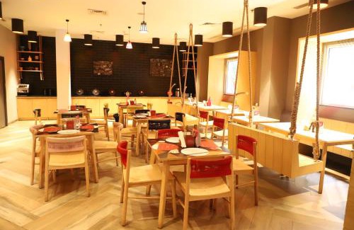 Sector 62 Hotel | Explore Ginger Noida 63: Family-Friendly with Dining Options