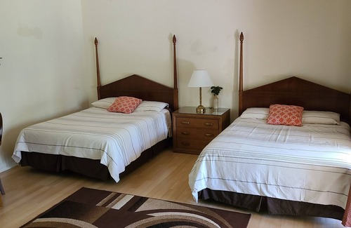 Volcano Bed & Breakfast | Ginger Room - Rated 10/10, Ideal for Family Getaways