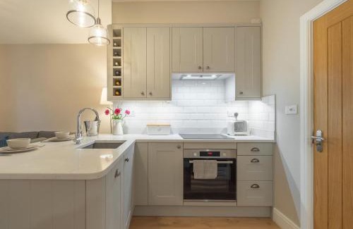 Grasmere House | Cozy Stay at Gingerbread Nook - Pet and Child Friendly