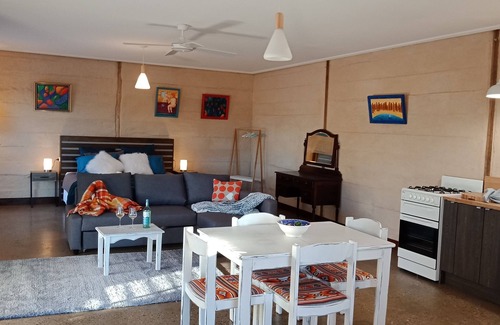 Mossiface House | Gingko Lodge: Country Escape with Pool and Spa Amenities