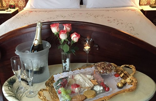 Mount Pleasant Bed & Breakfast | Discover Ginkgo Tree Inn: Guest Rated 9.8, Spa & Dining