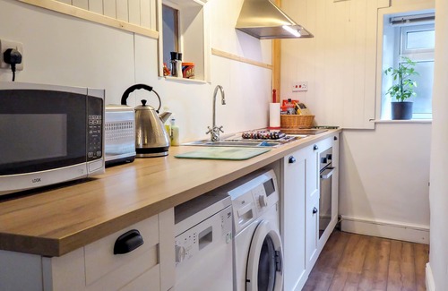 Ainley Top Cottage | Family-Friendly GINNEL CORNER Cottage in Golcar - Rated 10/10