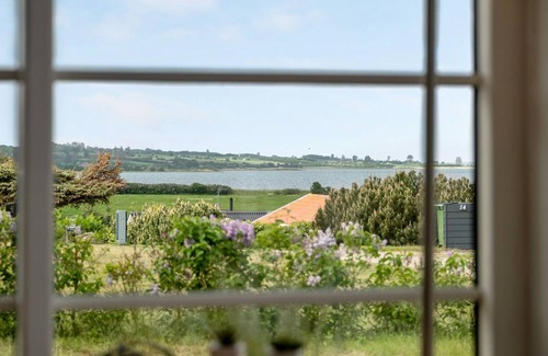 Faldsled House | Ginnie: Oceanfront Retreat with Spa and Perfect Reviews