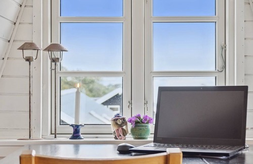 Faldsled House | Ginnie: Oceanfront Retreat with Spa and Perfect Reviews