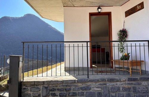 Biazzeno House | Cozy Gio Gio House Dizzasco – Family-Friendly Retreat