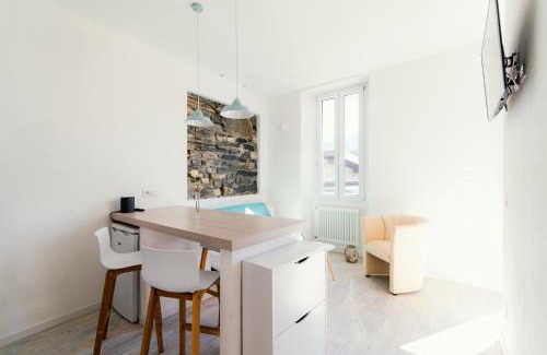 Moltrasio Apartment | Discover Gioiello Vista Lago: Family-Friendly Lake Retreat