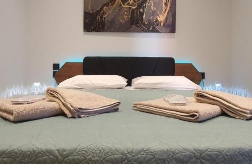 Zavlani Apartment | Modern Apartment in the Heart of Patras with Hot Tub