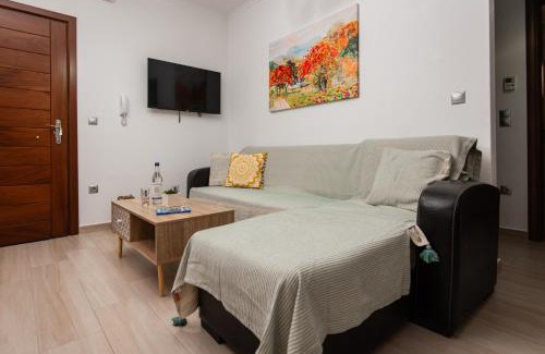 Kokkari Apartment | Giorgia's Home: Oceanfront Bliss with Perfect Guest Rating
