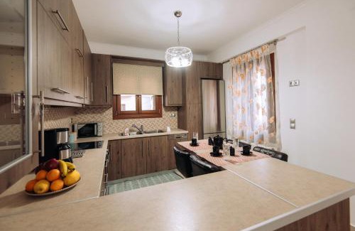 Kokkari Apartment | Giorgia's Home: Oceanfront Bliss with Perfect Guest Rating