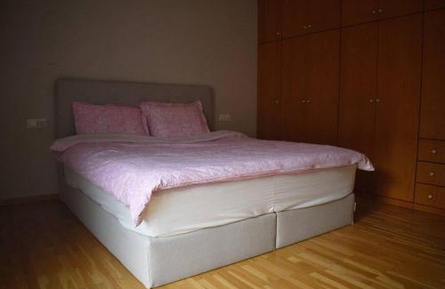 Ioannina Apartment | Discover the Comfort of Giorgos Apartment for Families
