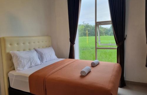 Sewon House | Discover Giori Rice Field View Syariah: Family-Friendly Retreat
