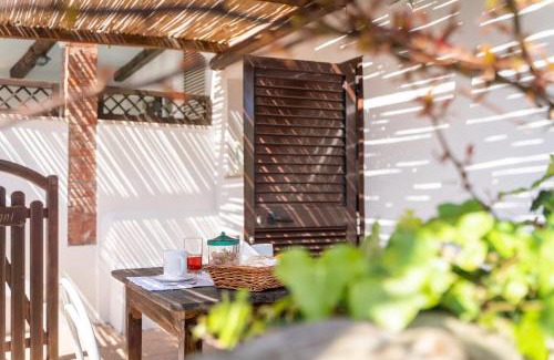Capo Testa Apartment | Giovanni: Pet-Friendly Retreat with Oceanfront Views