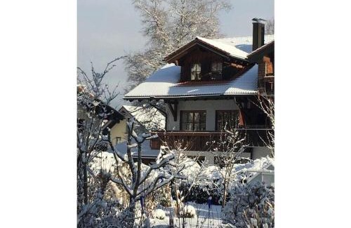 Oberstaufen House | Gipfelglück: Family-Friendly Retreat with Kitchen Amenities