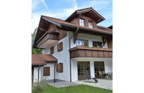 Oberstaufen House | Gipfelglück: Family-Friendly Retreat with Kitchen Amenities