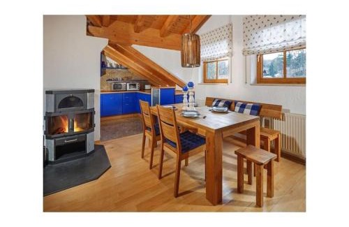 Oberstaufen House | Gipfelglück: Family-Friendly Retreat with Kitchen Amenities