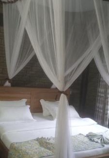 Pakwach Hotel | Gipir and Labongo Safari Lodge: Family-Friendly Retreat
