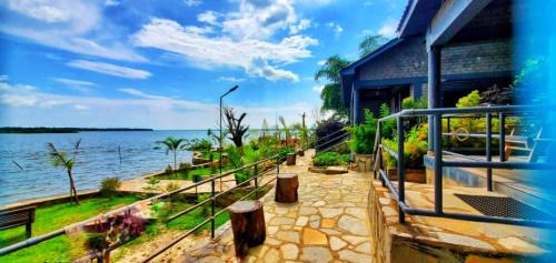 Pakwach Hotel | Gipir and Labongo Safari Lodge: Family-Friendly Retreat