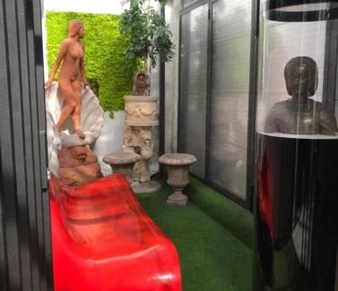 Borgo Panigale Apartment | Giraffe art Ducati BLQ apartment