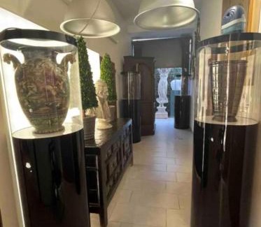 Borgo Panigale Apartment | Giraffe art Ducati BLQ apartment