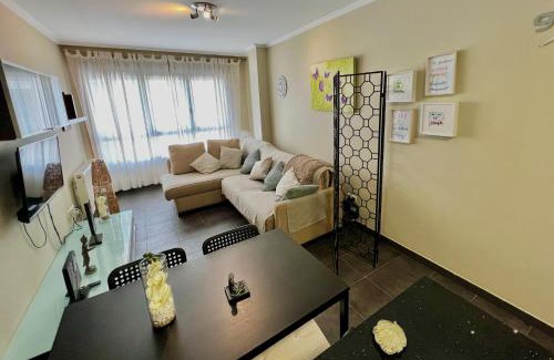 Ponteareas Apartment | Family-Friendly Getaway at GIRALDA 2 with Great Ratings
