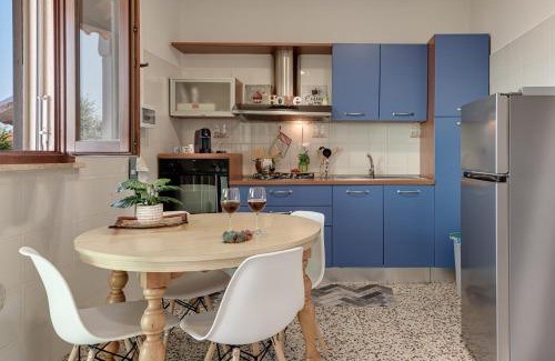Cerreto Guidi House | Girasole Apartment: Family-Friendly Stay with Pool Access