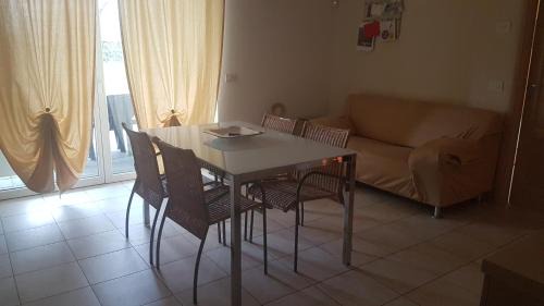 Lierna Apartment | Discover Girasole: 4-Star Hotel with Oceanfront Views