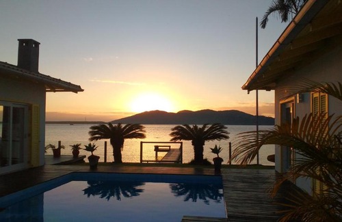 Lagoa da Conceicao House | Welcoming Girassóis da Lagoa - Guesthouse with Ocean Views