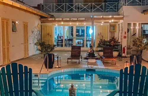 Lagoa da Conceicao House | Welcoming Girassóis da Lagoa - Guesthouse with Ocean Views
