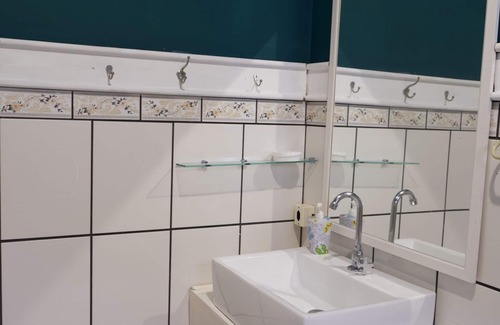 Garopaba House | Discover Girassóis Condominium - Casa Verde with Pool Access