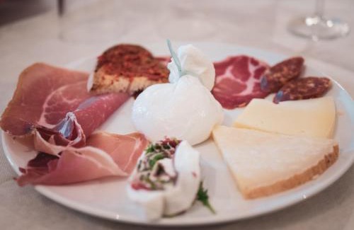 Colobraro Hotel | Guest Rated 10/10 at Girastrittue Colobraro - Family Friendly!