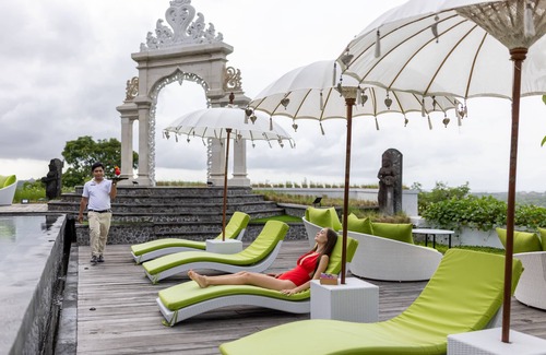 Mumbul Villa | Relax at Giri Bhagawan Villas Spa with Pool & Breakfast