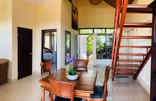 Bukit Villa | Explore Giri's Villa Jimbaran: 4-Star Oceanfront Retreat