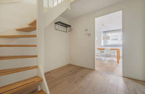 Binnenstad Apartment | Enchanting Stay at Girl with a Pearl Earring Hotel