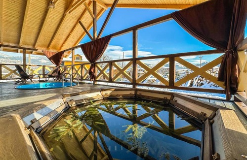 Verkhovyna House | Scenic Oceanfront Retreat at Girskyi Kutochok, Rated 9.4