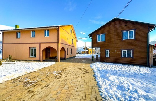 Verkhovyna House | Scenic Oceanfront Retreat at Girskyi Kutochok, Rated 9.4