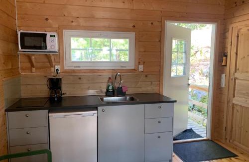 Gallnoby House | Gistholmen: Pet-Friendly Retreat with Hot Tub & High Ratings