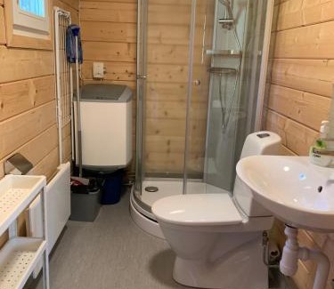 Gallnoby House | Gistholmen: Pet-Friendly Retreat with Hot Tub & High Ratings