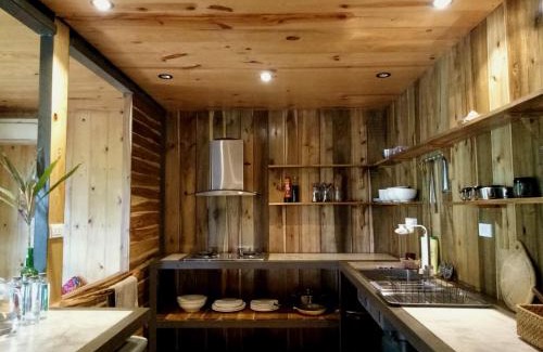 Soc Son Cabin | Discover GISY Lake House 2F: Family-Friendly Getaway