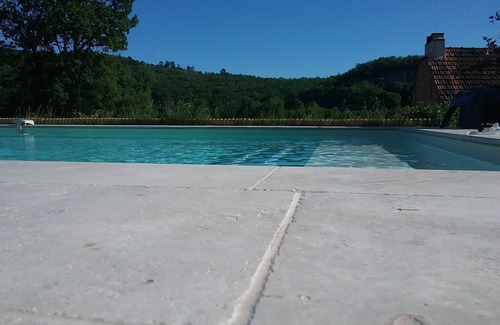 Les Eyzies House | Experience Gite les 7 Frerès: Poolside Bliss for Four