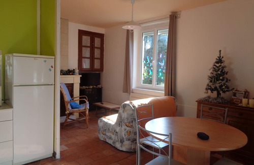Saint-Leger-de-Montbrillais House | Pet-Friendly Country House for 6-8 Guests, Rated 10/10